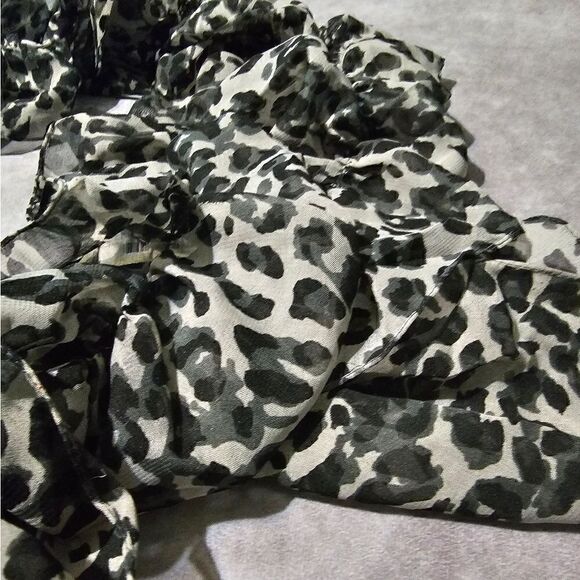 COLLECTION EIGHTEEN Cheetah Boa POLYESTER Scarf 13" x 72" - Picture 3 of 3